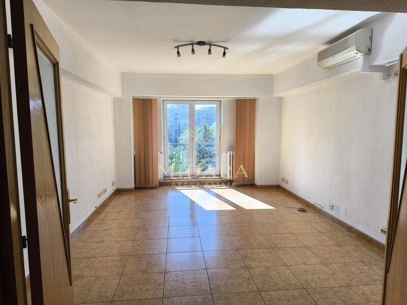 Unirii 4 camere  Ideal birou  97 mp